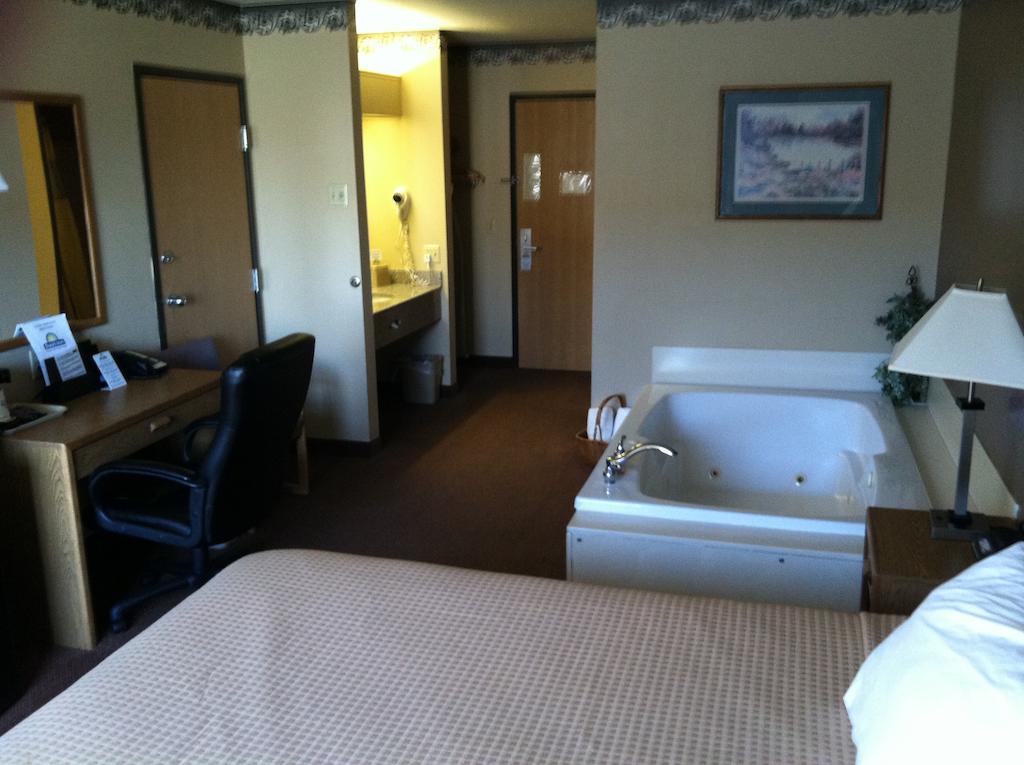 Days By Wyndham Hotel Worthington